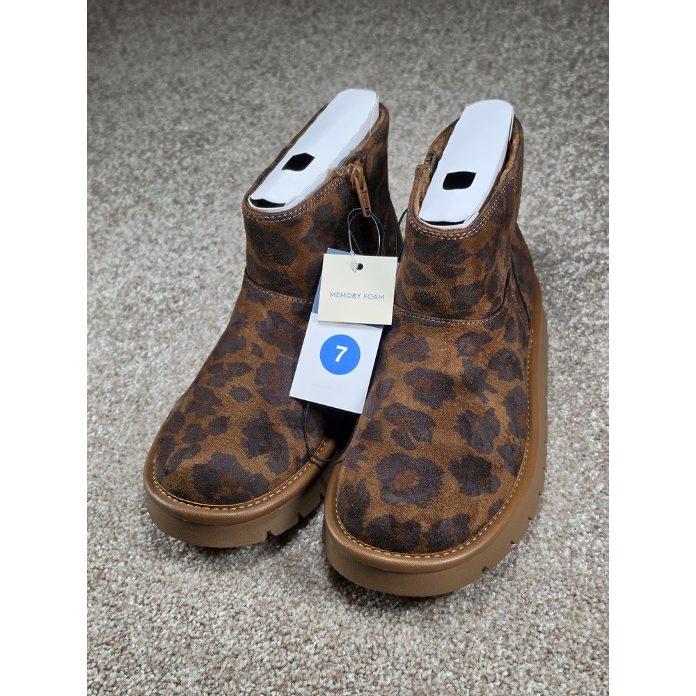 Universal Thread Womens Leopard Print Ankle Boots Size 7 Memory Foam Side Zip...